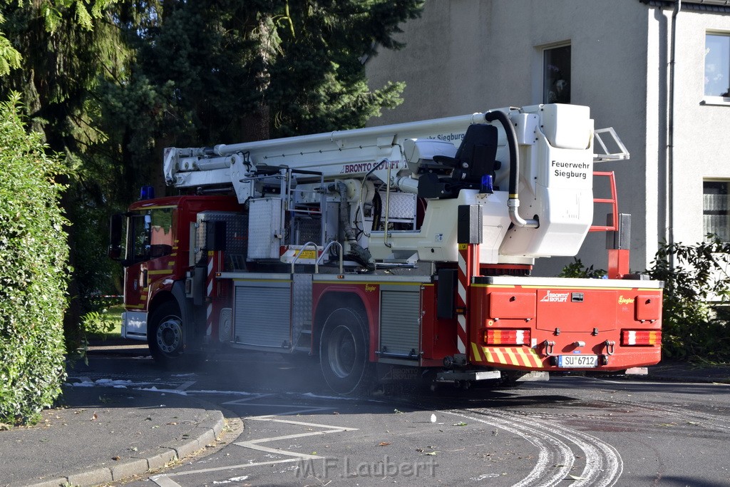 Grossfeuer Einfamilienhaus Siegburg Muehlengrabenstr P1275.JPG - Miklos Laubert